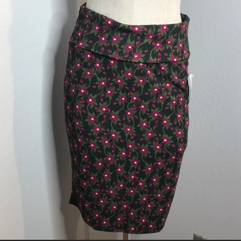 Lularoe Cassie pencil skirt stretchy Floral M